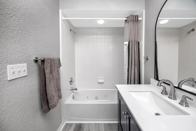 Building Photo - 4616 Mirabella Ct