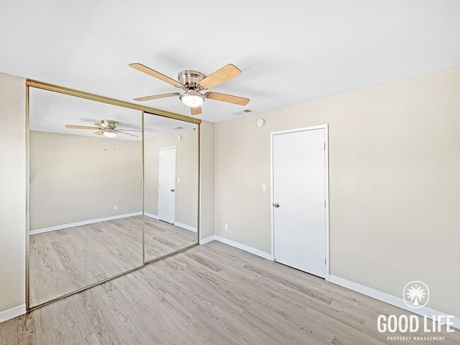 Building Photo - Stunning 3BD/2BA 2nd Floor Condo in Chula Vista W/ A/C, W/D, 2 Balconies, Community Pool & Spa!