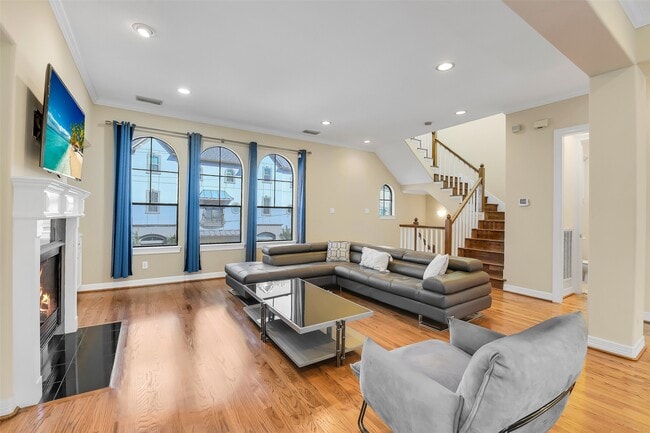 Building Photo - 1429 Utah St