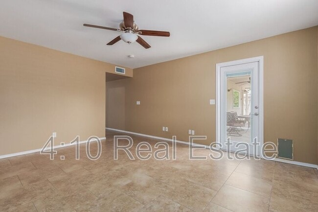 Building Photo - 26002 S La Cite Dr