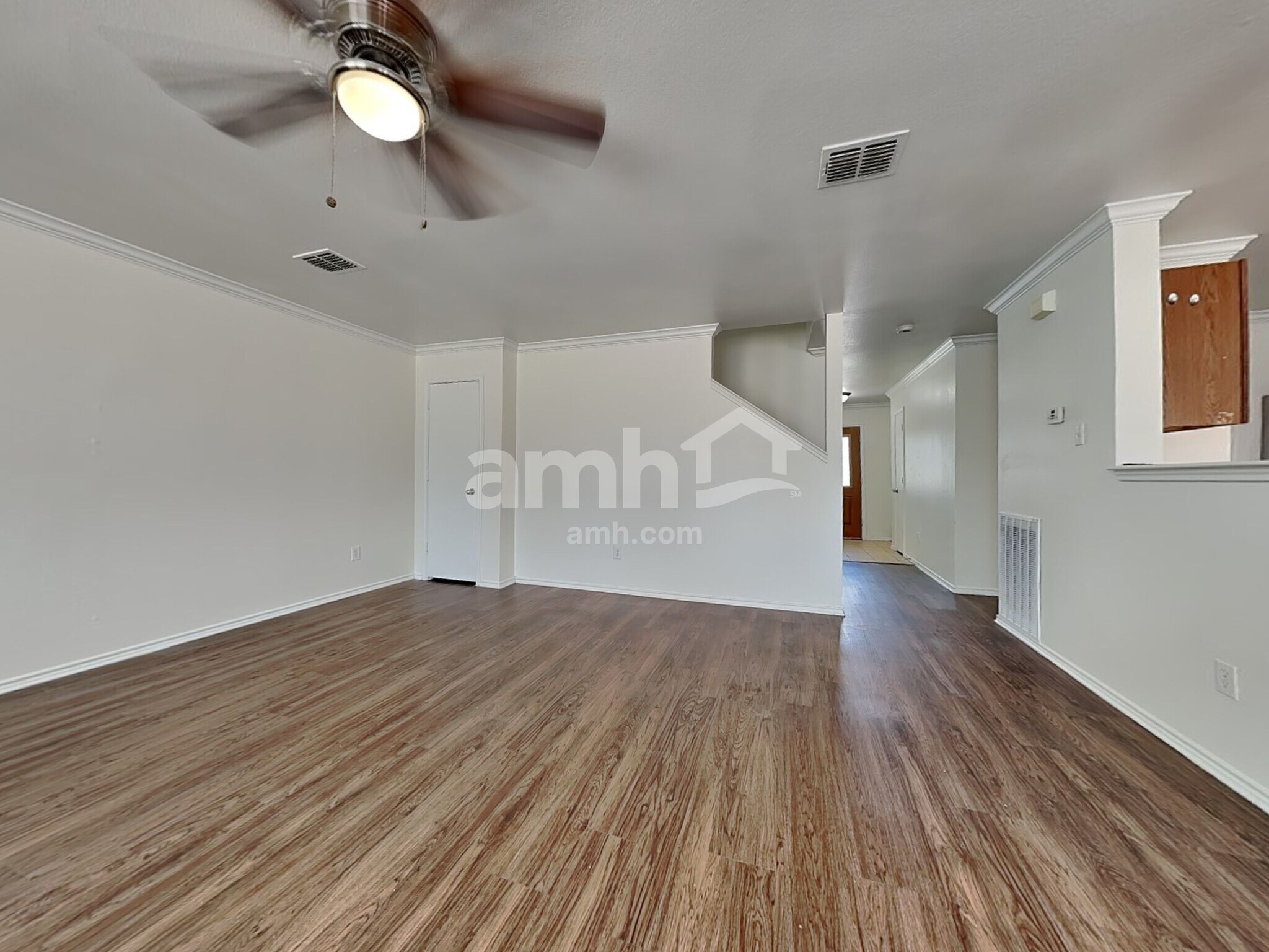 Building Photo - 2804 Lake Vista Dr