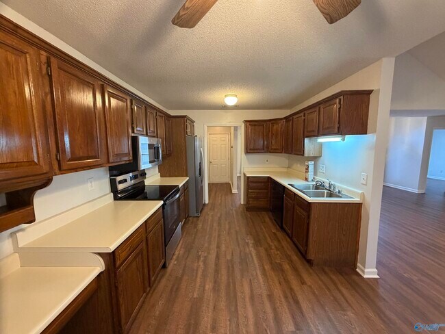 Building Photo - 3029 Battlement Rd SW