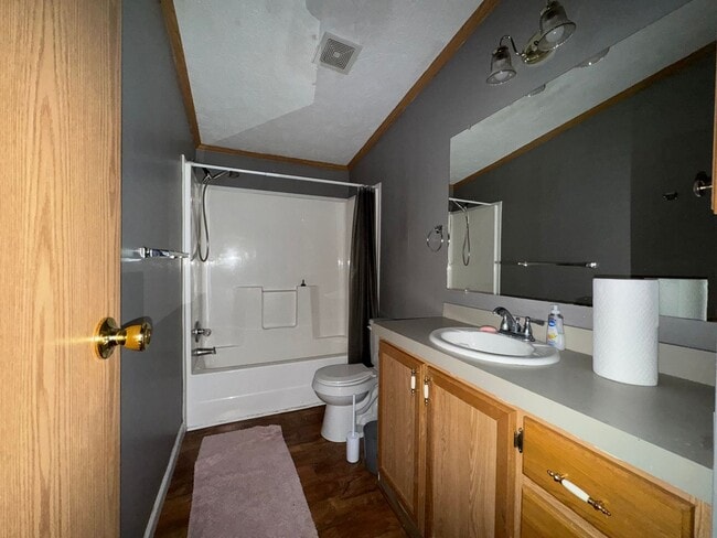 Building Photo - 3 Bedroom Home located near Ruby's Landing...
