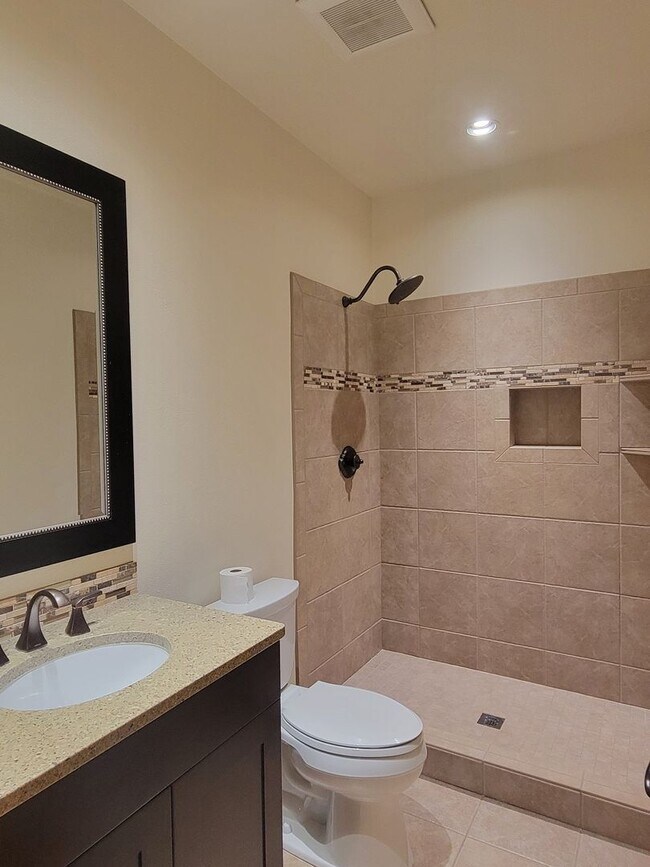 Building Photo - Beautiful Home on Gated Property