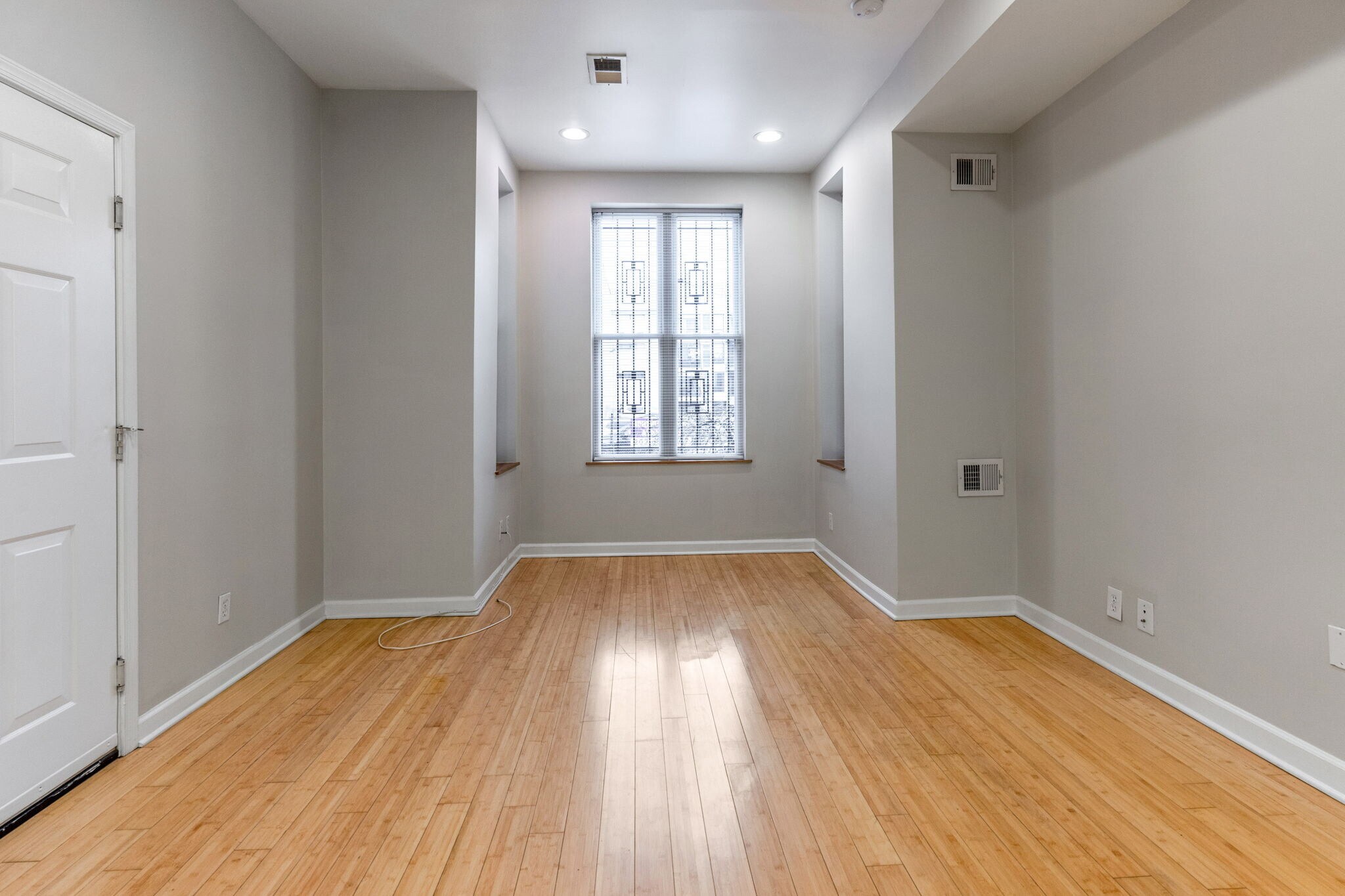 Building Photo - 1448 Newton St NW