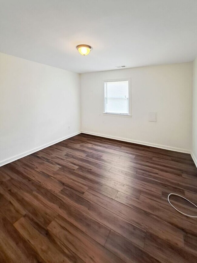 Building Photo - Coming Soon! Attractive Mid Century Modern...