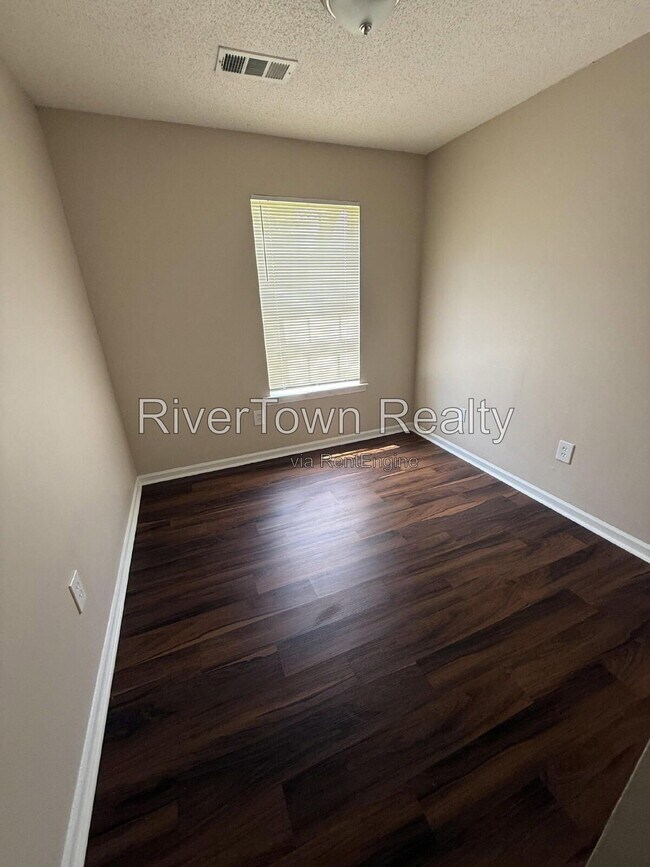 Building Photo - 3236 Sweet Springs Dr