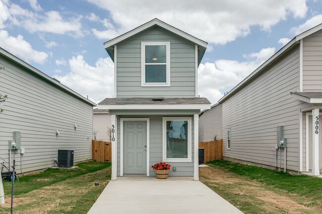 Building Photo - Brand-New 2BR Home w/ Loft, Private Yard & Internet Included Near Randolph AFB