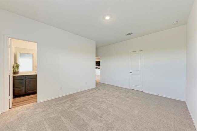 Building Photo - 611 Halfmoon Dr