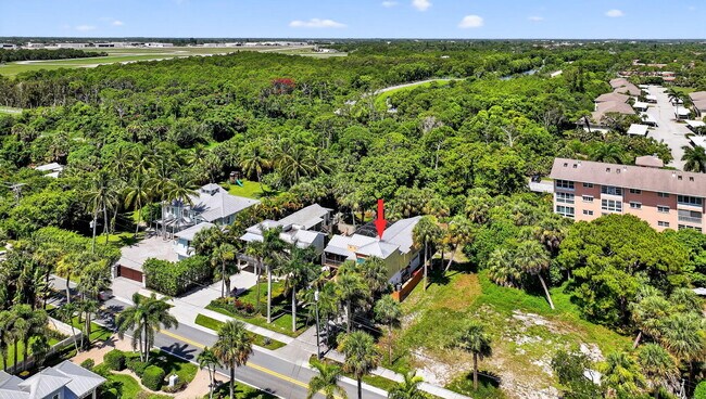 Building Photo - 1042 SE St Lucie Blvd