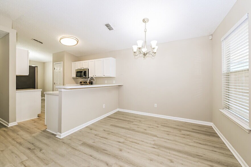 Building Photo - 711 Calico Jack Way