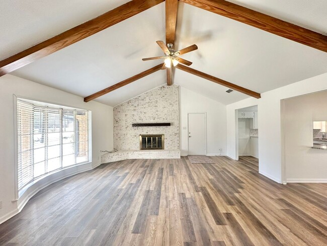 Building Photo - Available now! Newly Updated 3/2/2! Large ...