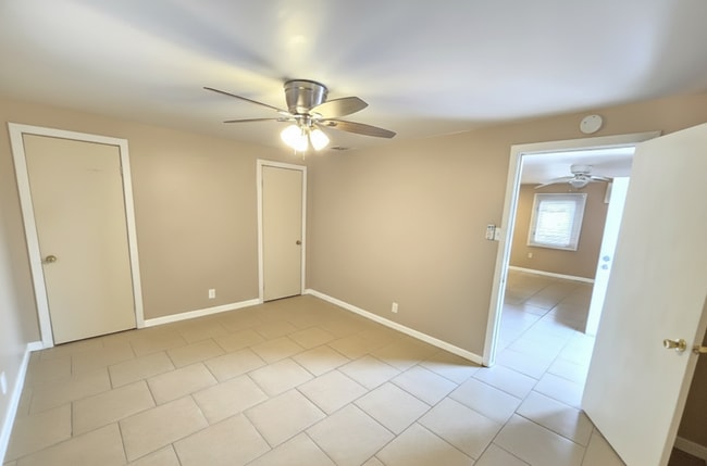 Building Photo - 1007 N Scovel St