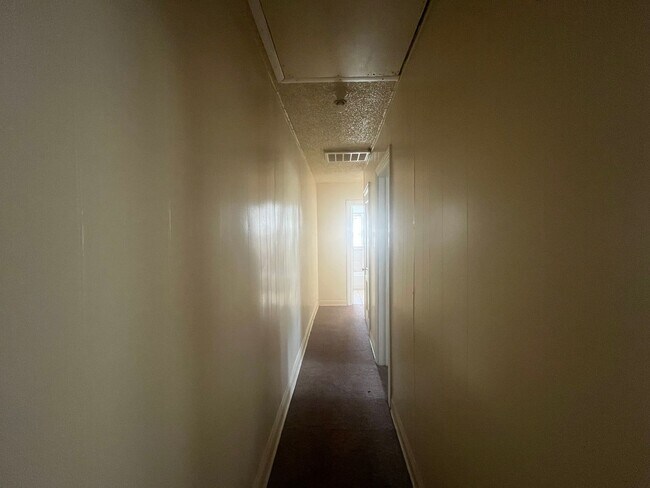 Building Photo - Prueitt - 1502