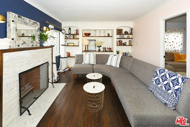 Building Photo - 3844 Goldwyn Terrace