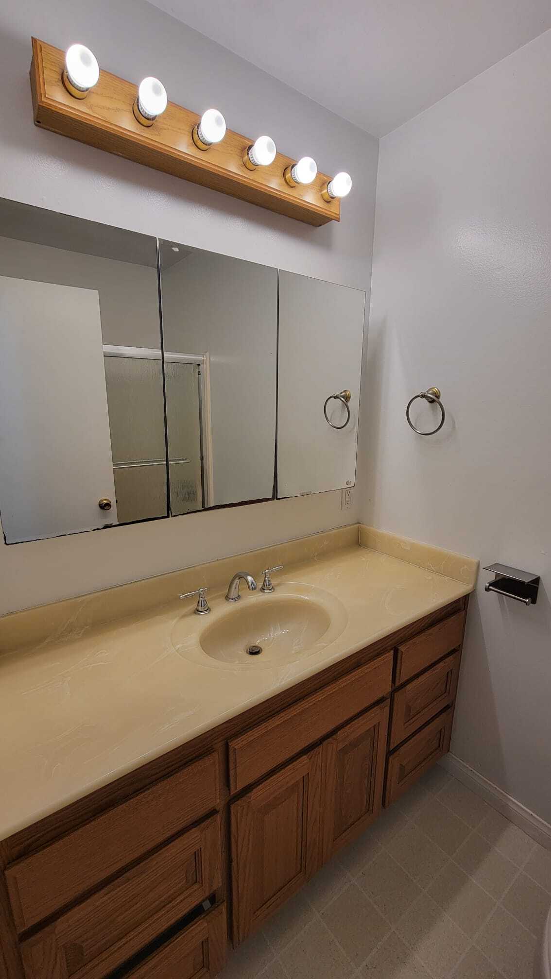 Master Bath - 9505 Easter Way