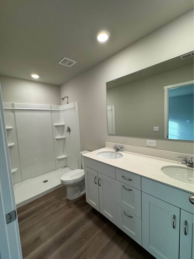 Building Photo - 309 Juniper Dr