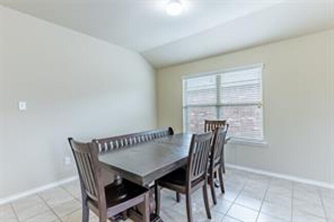 Building Photo - Single-family beautiful home has 5 bedroom...