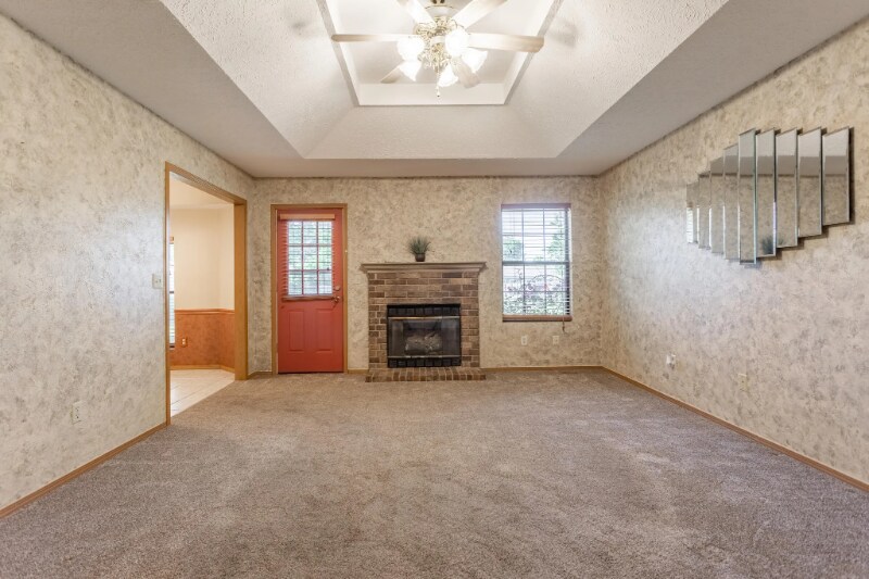 Building Photo - 2942 E Chattanooga St