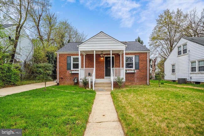 Primary Photo - 5611 36th Ave