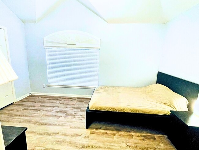 Building Photo - 5739 Henniker Dr