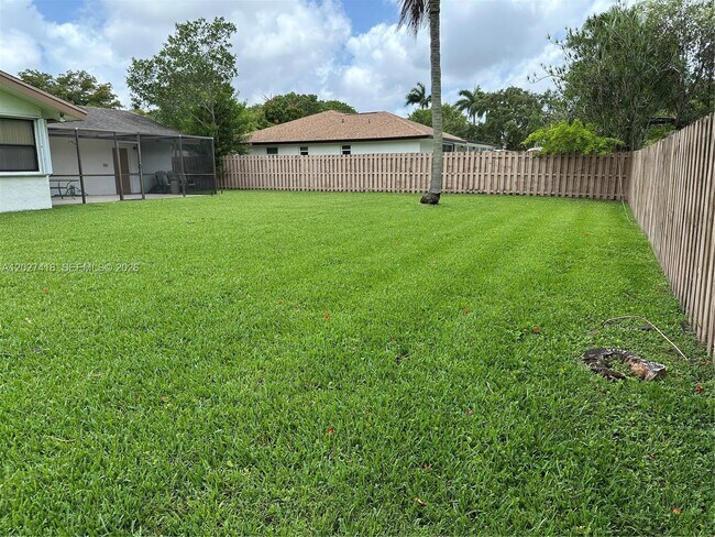 Building Photo - 10711 SW 116th Ave