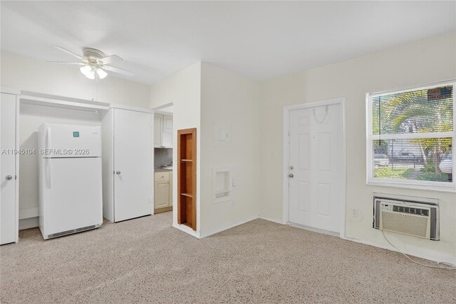 Building Photo - 140 SW 30th Ct