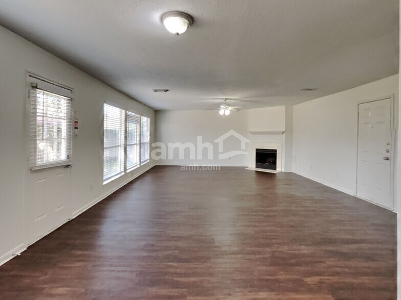 Building Photo - 622 Oak Hill Dr