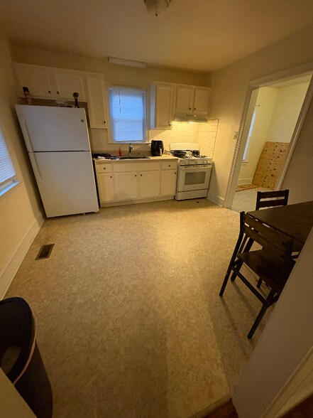 Building Photo - 1837 Oakland St