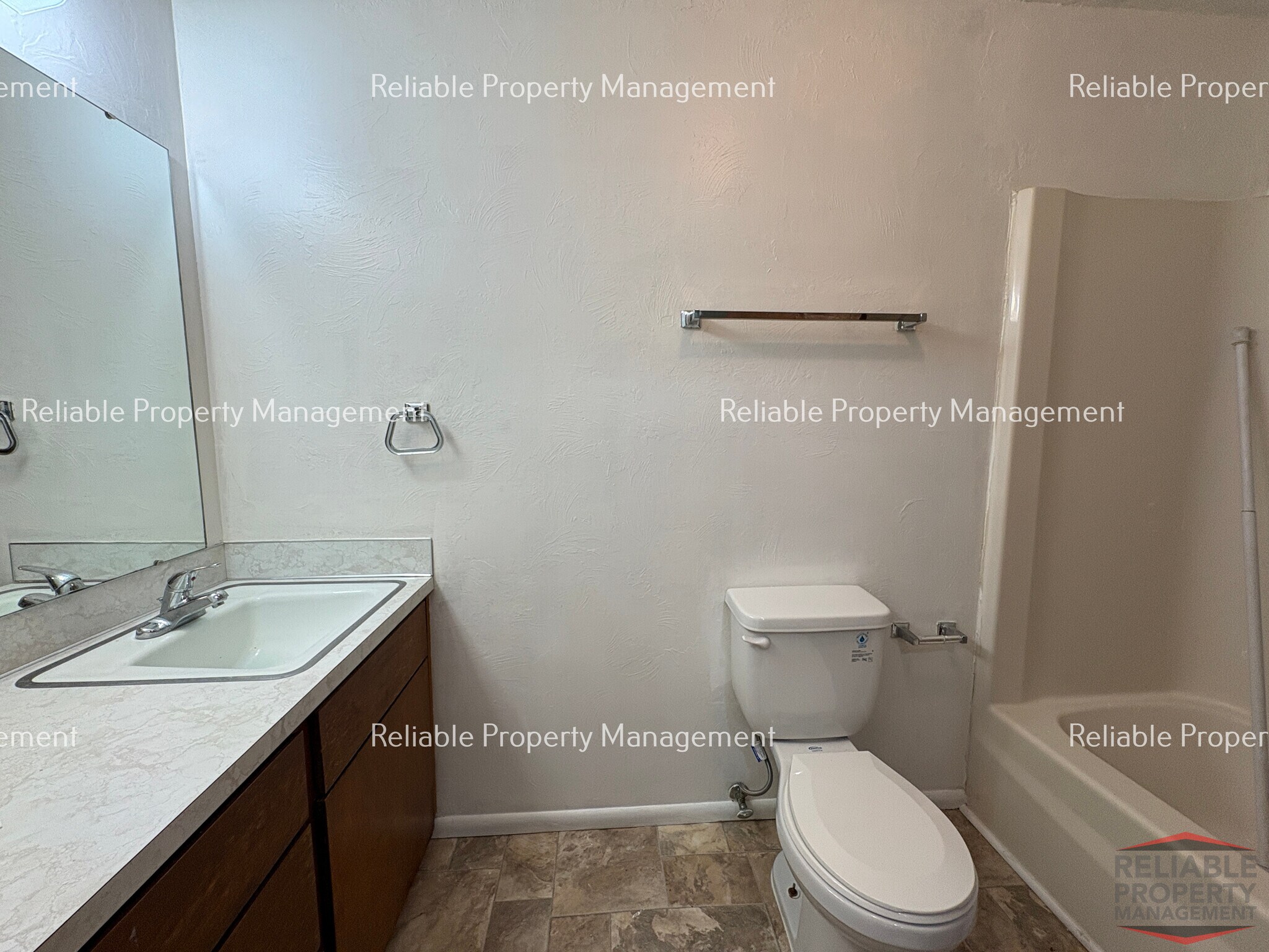 Building Photo - 394 S Saturn Ave