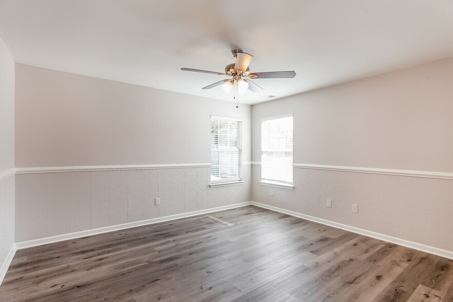 Building Photo - 2896 Rockingham Ct SW