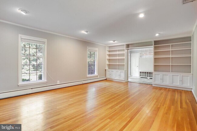 Building Photo - 9801 Orchid Cir