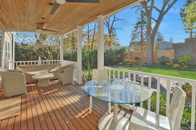 Building Photo - 9 Prall Pl