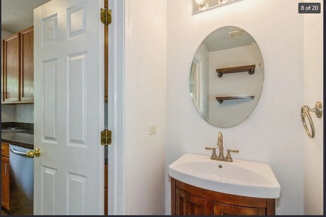 Building Photo - 4924 Montauk Dr