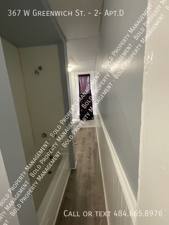 Building Photo - 367 W Greenwich St