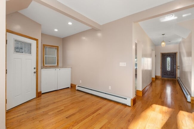 Building Photo - 76 Dexter Ave