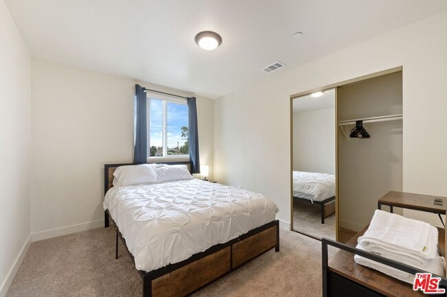 Building Photo - 4828 McKinley Ave