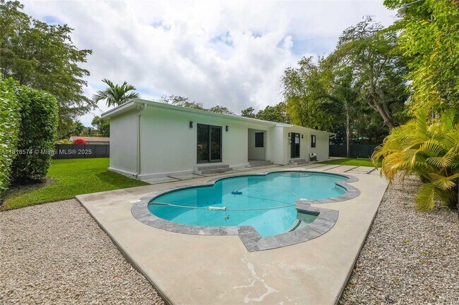 Building Photo - 5895 SW 50th Terrace