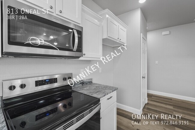 Building Photo - 813 Oneal St
