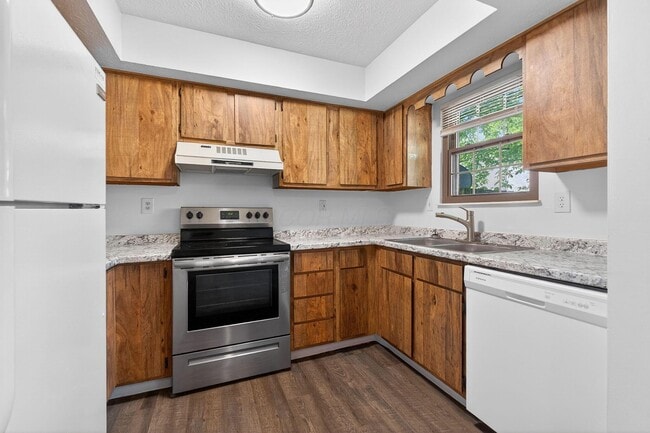 Building Photo - 6477 Brookedge Ct