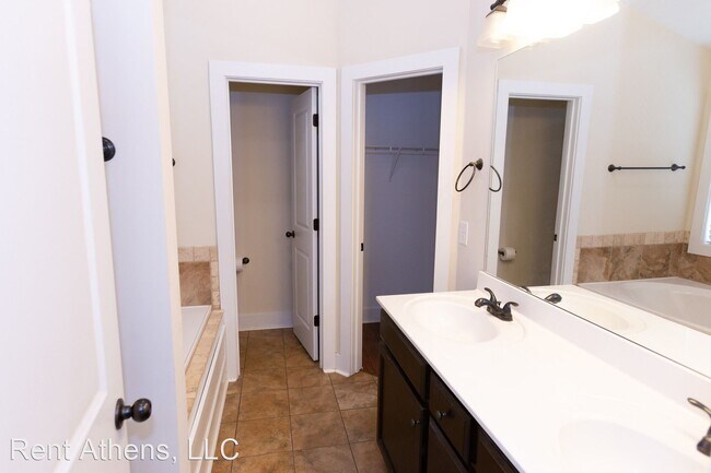 Building Photo - 3 br, 2.5 bath House - 335 Wilde Oak Place