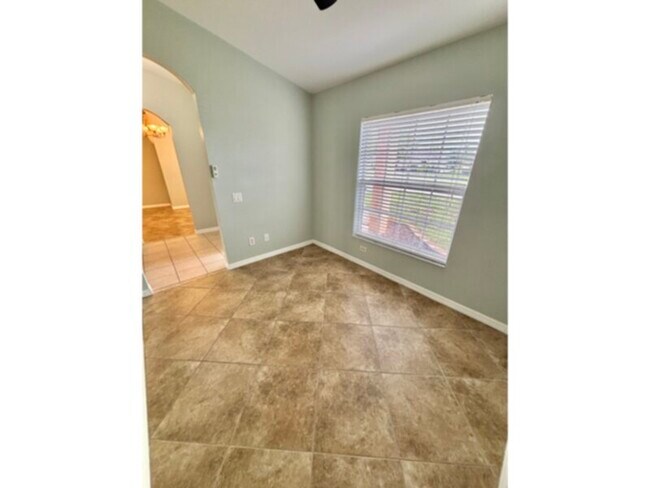 Building Photo - Move-In Ready! 4 Bedroom 2.5 Bath- Cape Coral Home!