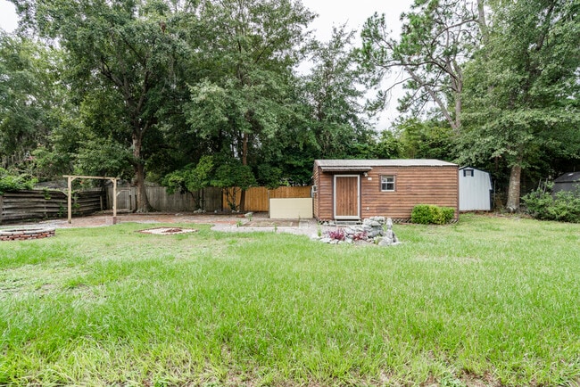 Building Photo - 203 Fowler St