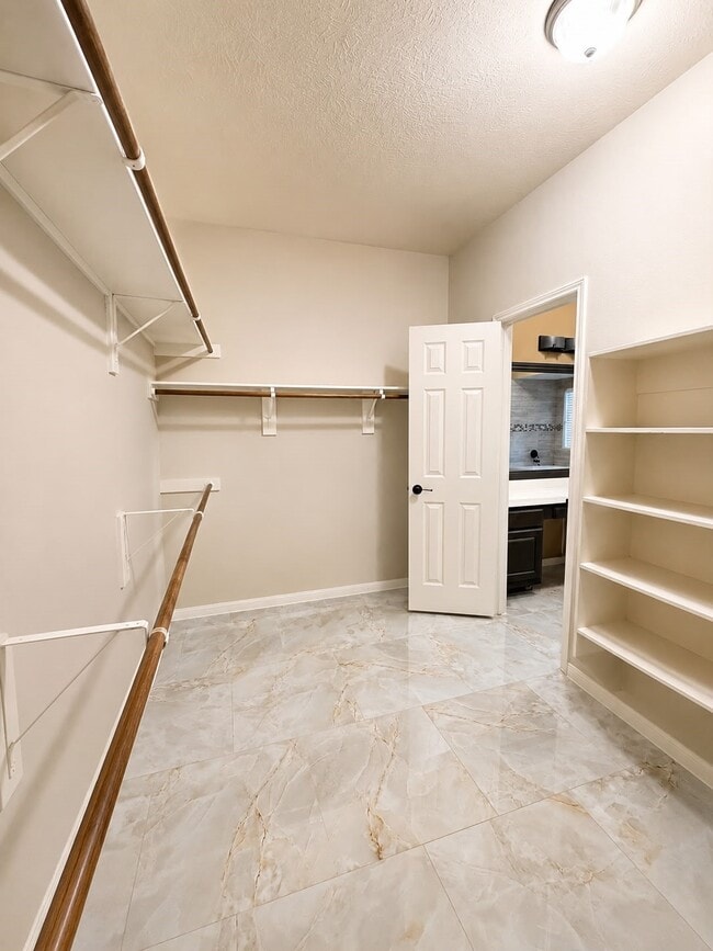 Building Photo - 11915 Gardner Park Ln
