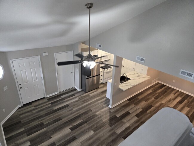 Building Photo - 505 Eldridge St