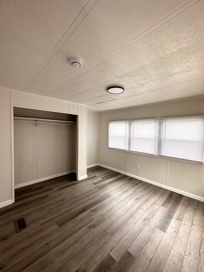 Building Photo - 3311 Wesler Dr