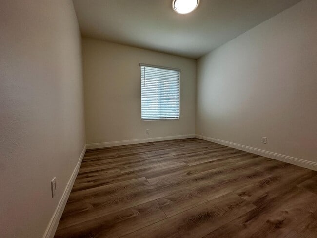 Building Photo - Fully Remodeled Single-Level Encinitas Gem...