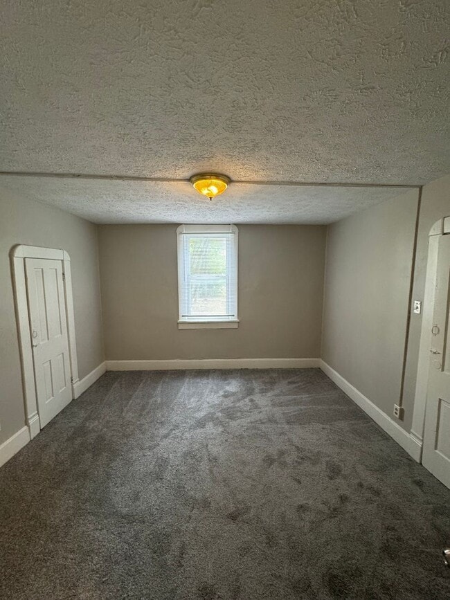 Building Photo - 3 BR near 38th & MLK