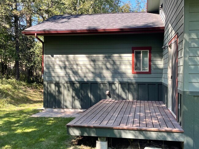 Building Photo - 714 State Park Rd