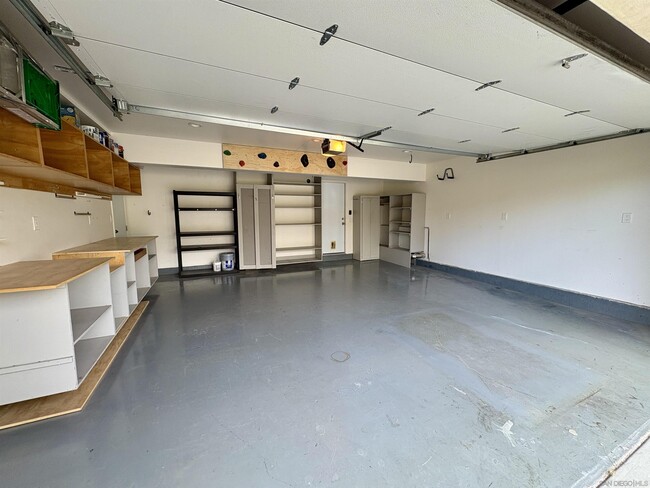 Building Photo - 12918 Biscayne Cove